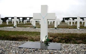 Malvinas veterans will visit Darwin cemetery