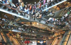 A busy Shopping Center in Caracas