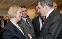 Ms Cameron and Cllrs Hansen and Rendell meet Prime Minister Brown.