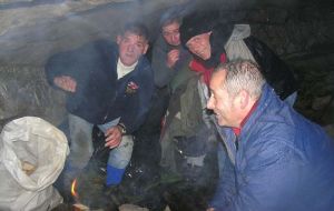 Falklands War veterans in overnight expedition