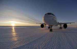 The flight marks the beginning of the new passenger air link between Australia and the Antarctic (Photo: AAD)