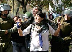 Carabineros clashed and arrested dozens of young protesters