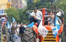 Argentine farmers demonstrate again their demands