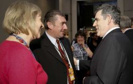 PM Gordon Brown with FIGO representative Mrs Sukey Cameron and Cllr. Ian Hansen