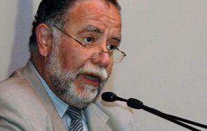 Minister Jose Bayardi