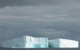 Giant icebergs