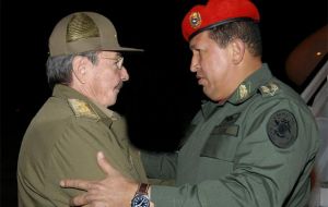 Pte. Raul Castro welcomed his counterpat Chavez