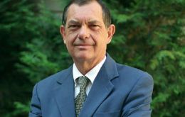 OIE Director General Dr. Bernard Vallat honoured at the Asuncion National University