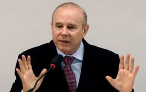 In spite of the situation, Finance minister Mantega said targets will be met.