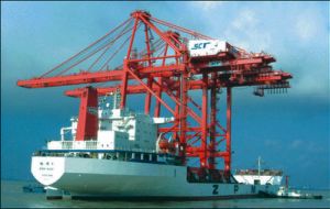 The huge cranes were transported from Shanghai is a special vessel