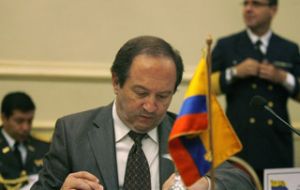 Ecuadorian Defence minister expects results from the coming Quito meeting