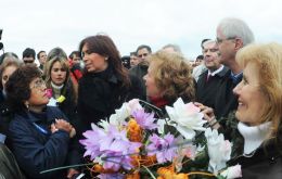The Argentine president in tears farewells Malvinas Families members