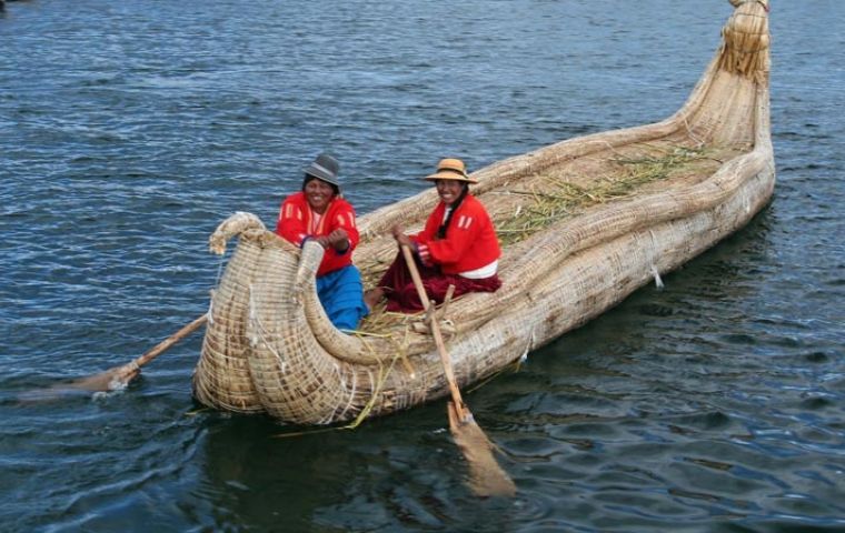 The typical canoes of Titicaca made out of floating reed or totora