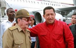 The two leaders at La Habana airport