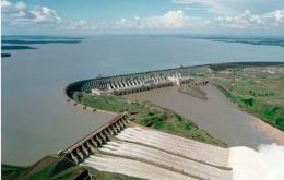 The Itaipu dam rich in energy at the heart of the discussions 