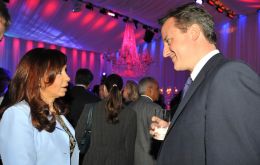 Mrs. Kirchner and PM David Cameron