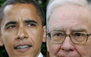 During the meeting President Obama gave Warren Buffett one of his ties