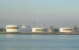 The port of Montevideo and Uruguay’s only oil refinery are located in an ample protected bay 