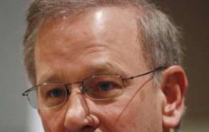 Thomas Hoenig of the Kansas City Federal Reserve Bank voted against pumping more money into the economy
