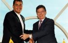 Presidents Correa and Santos making the announcement at the Guyana summit