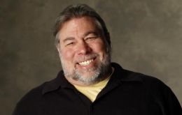 Apple co-founder Steve Wozniak supports the regulations 