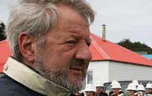 Journalist and writer Raul Sohr in the Falklands 