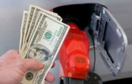 Gasoline at US pumps averaged 3.54 USD a gallon