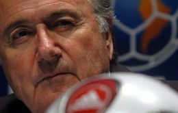 Difficult to support either candidate: Sepp Blatter or contender Bin Hammam  