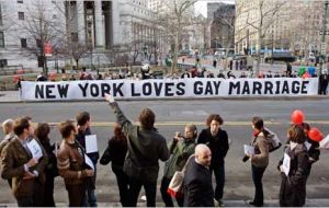 NY gays celebrate approval of the bill 