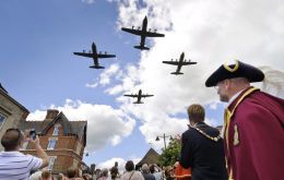 Locals gather to mark the departure of the last of the Hercules Force from RAF Lyneham  (Picture: Paul Crouch, Crown Copyright/MOD 2011)