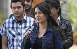 Student leader Camila Vallejo praised Saturday's talks but warned dialogue does not mean demobilization (Photo AP)