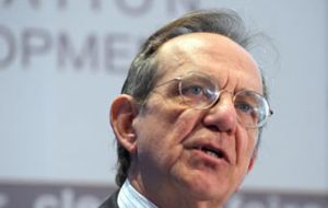 Economist Padoan: leaders must show they are prepared to take action if growth slumps 