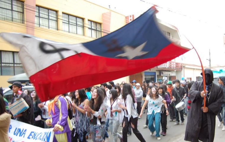 The ‘apolitical’ Chilean students have taken to the streets to demand reforms 
