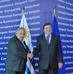 Presidents Mujica closed his European tour with a long meeting with EC chief Barroso    