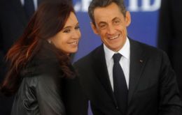 CFK received by G20 host French president Nicholas Sarkozy