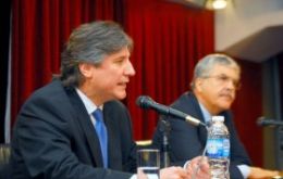 Vice-president elect Boudou and Planning minister De Vido make the announcement 