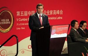 Humala addressing the China-Latin America business summit in Lima 