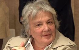 First Lady Senator Lucia Topolansky will represent Mujica