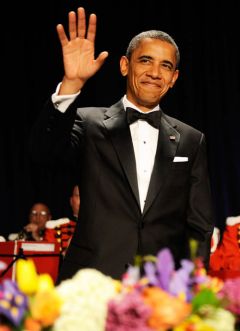 The US president at the black-tie dinner (Photo/Mike Theiler WHCA)