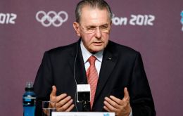 IOC president Jacques Rogge satisfied following contacts with Argentine government and Olympic committee 
