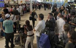 Long queues at airports since Federal Police are in charge of passport checking 