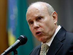 Minister Mantega admits the economy has slowed down