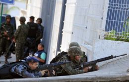 Another war between the police forces and drug lords for control of the favelas 