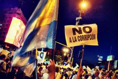 Massive demonstration in Buenos Aires to protest corruption and inflation