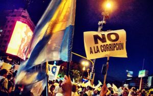 Massive demonstration in Buenos Aires to protest corruption and inflation  