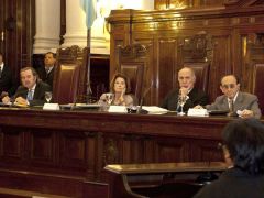With three Justices absent the Argentine Supreme Court held the emergency meeting