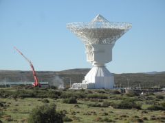 The moving antenna at the Malargue station weighs 600 tons
