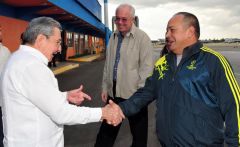 Maduro and Cabello meet Raul Castro at Havana’s airport