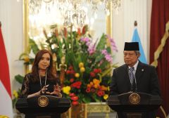 Cristina Fernandez giving her message at Jakarta&rsquo;s Presidential Palace  