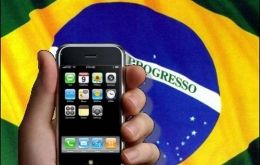 Gradiente has filed its request to use the “iphone” brand in 2000